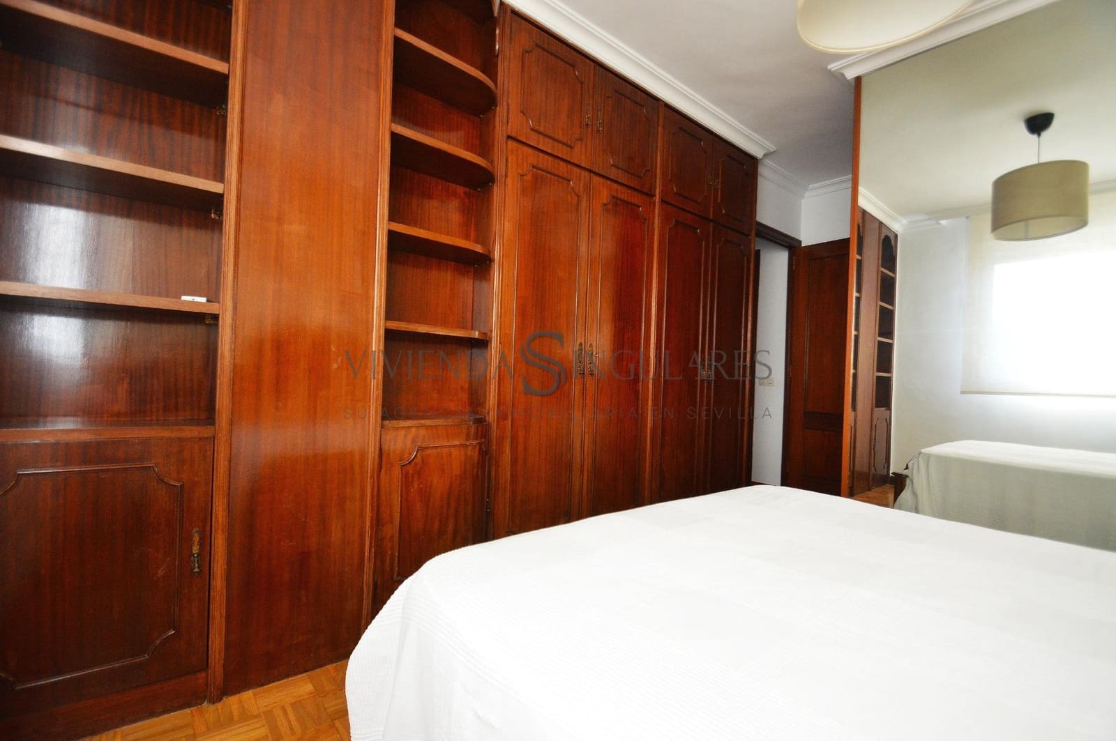 3 slaapkamer Flat te huur in Sevilla stad - € 1.400 (Ref: 10111957)