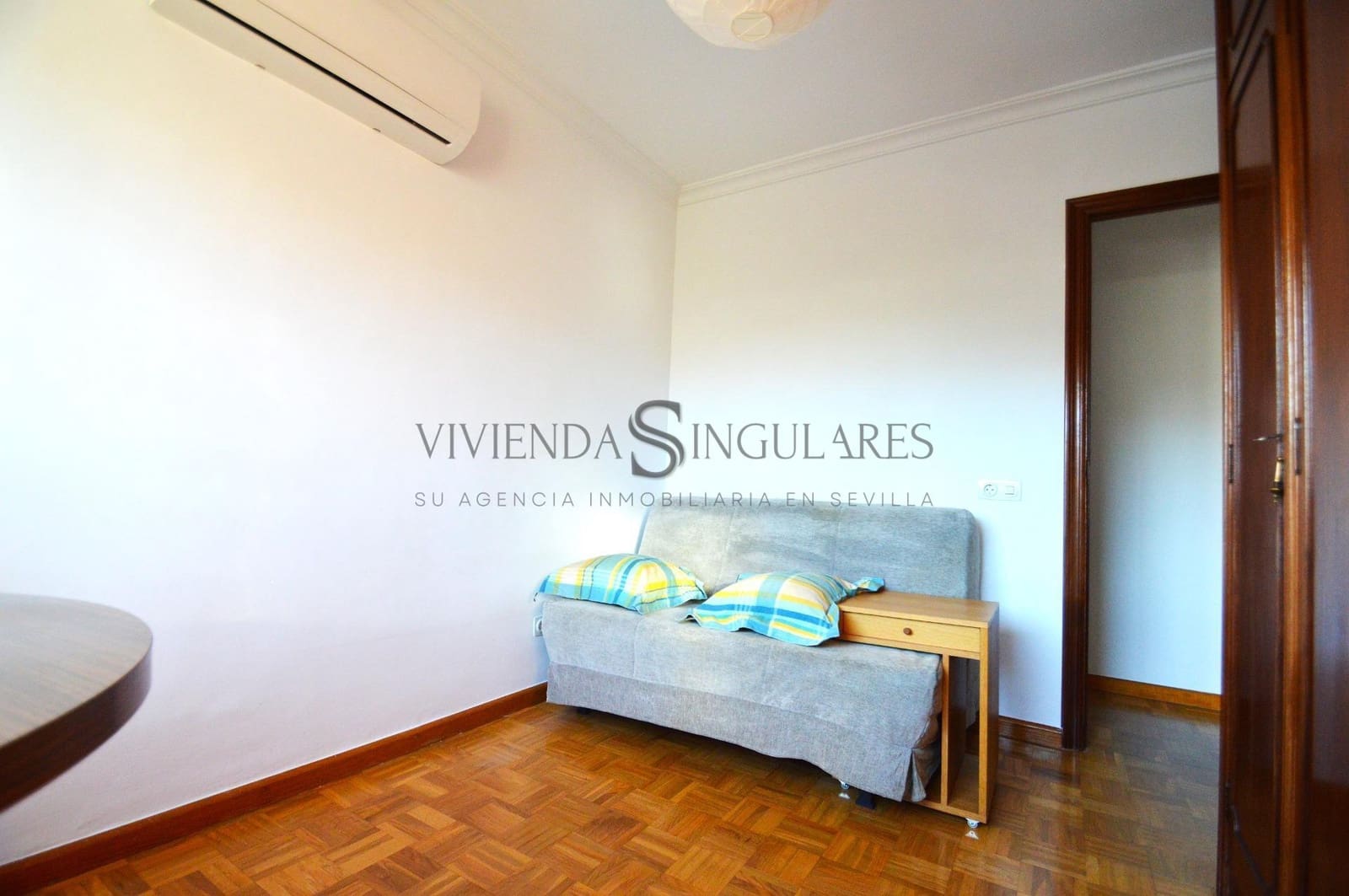 3 slaapkamer Flat te huur in Sevilla stad - € 1.400 (Ref: 10111957)