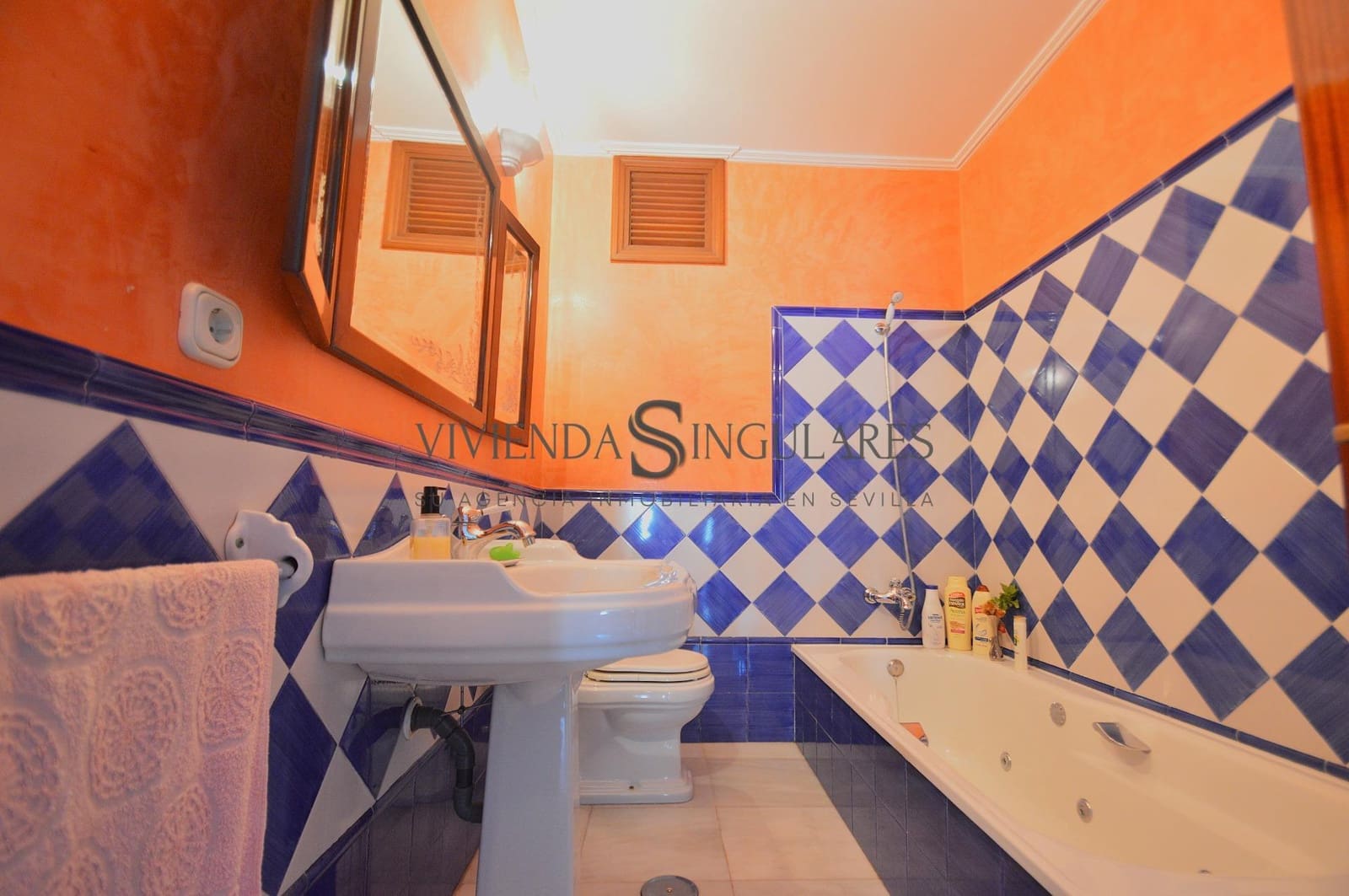 6 Zimmer Villa zu verkaufen in Espartinas mit Pool - 1.150.000 € (Ref: 10111961)