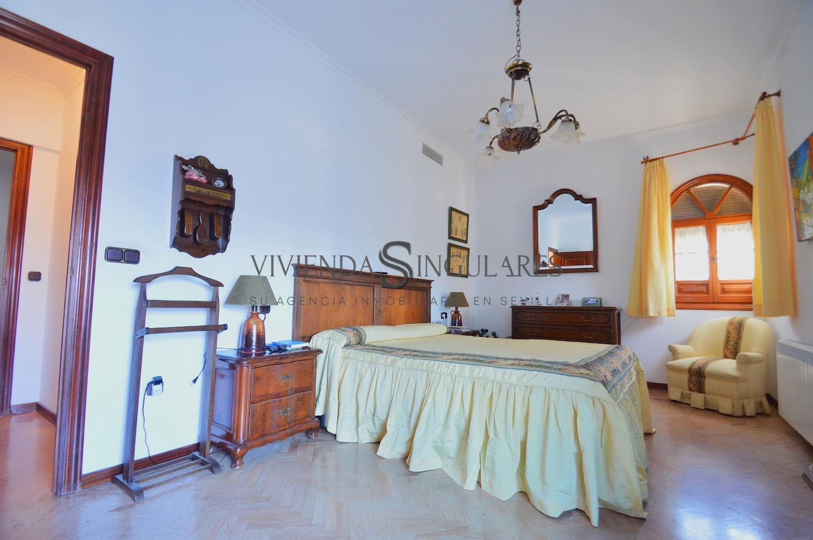 6 Zimmer Villa zu verkaufen in Espartinas mit Pool - 1.150.000 € (Ref: 10111961)