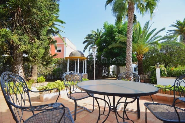 6 Zimmer Villa zu verkaufen in Espartinas mit Pool - 1.150.000 € (Ref: 10111961)