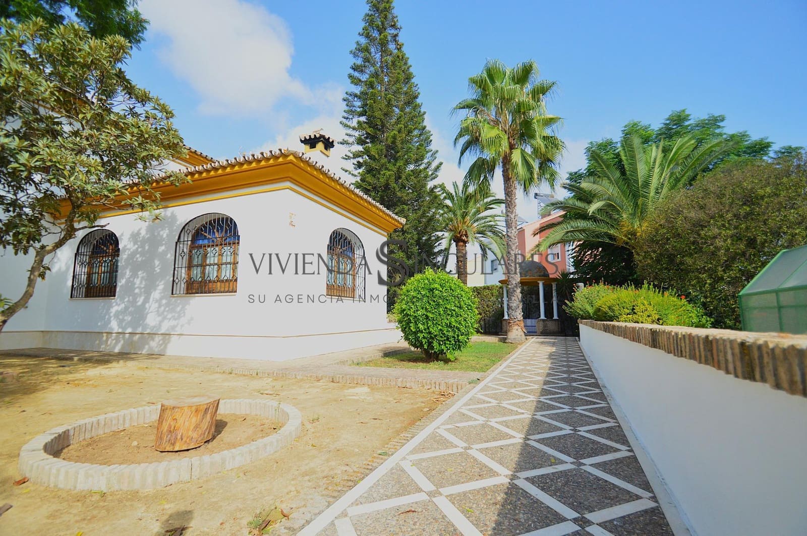 6 Zimmer Villa zu verkaufen in Espartinas mit Pool - 1.150.000 € (Ref: 10111961)