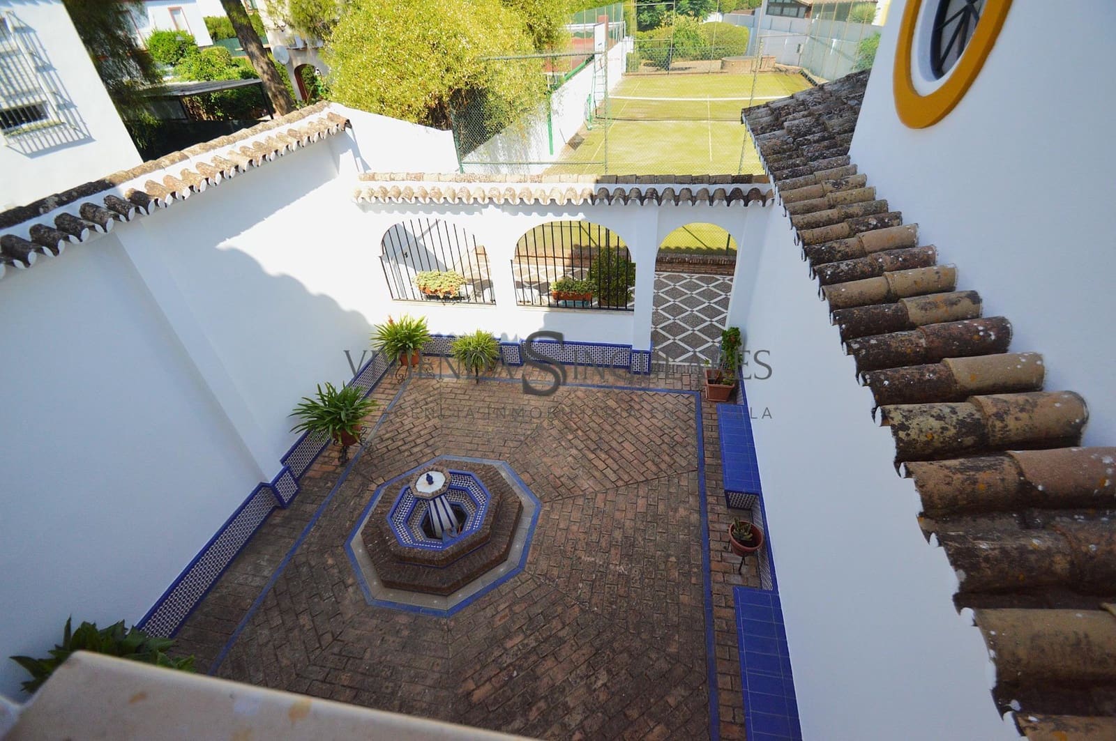 6 Zimmer Villa zu verkaufen in Espartinas mit Pool - 1.150.000 € (Ref: 10111961)