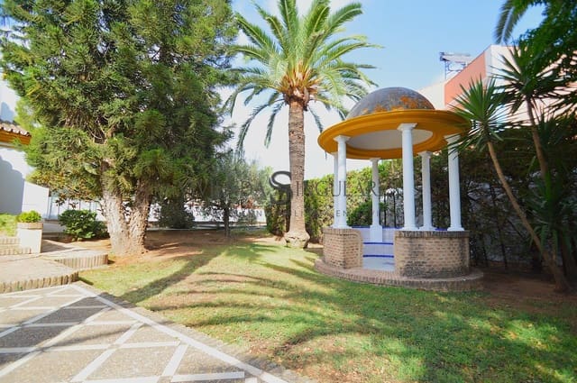6 Zimmer Villa zu verkaufen in Espartinas mit Pool - 1.150.000 € (Ref: 10111961)