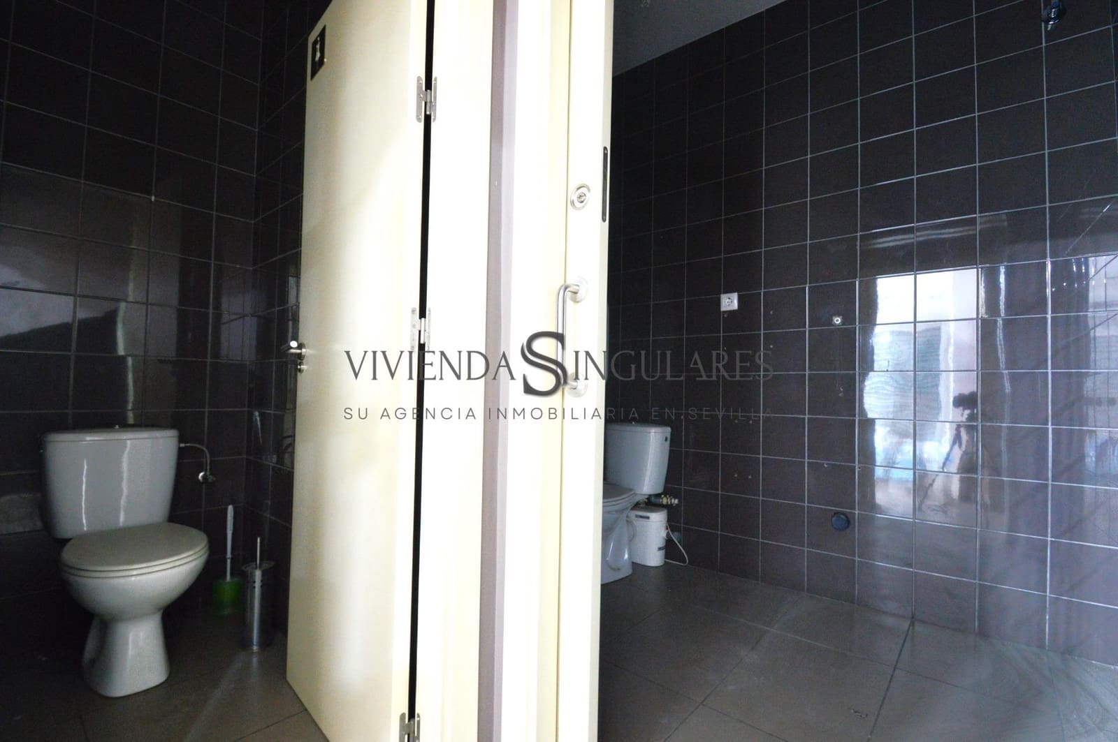 Comercial para venda em Sevilha cidade - 185 000 € (Ref: 10111966)