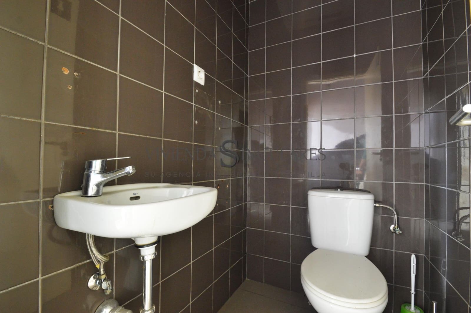 Comercial para venda em Sevilha cidade - 185 000 € (Ref: 10111966)