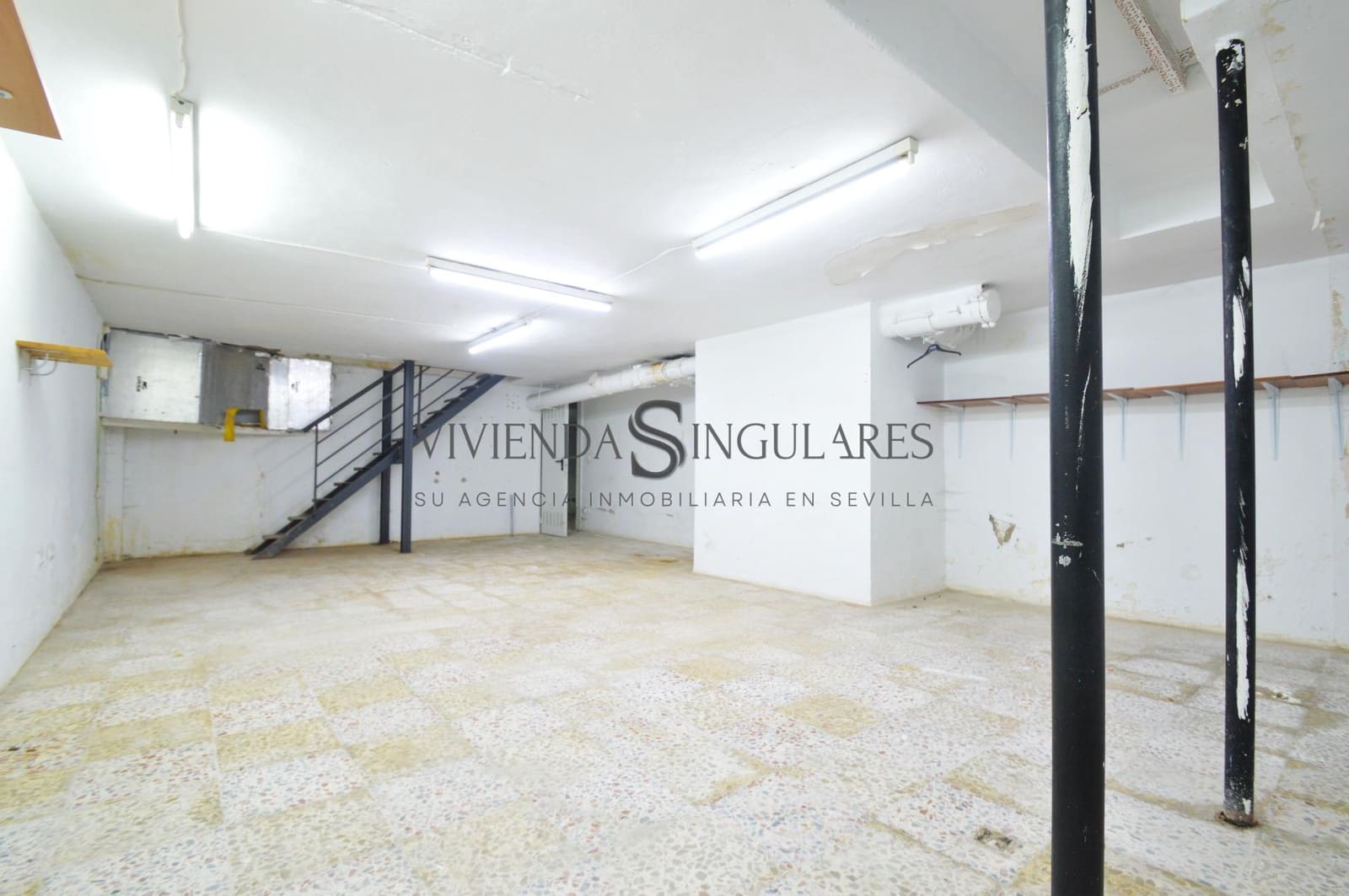 Comercial para venda em Sevilha cidade - 185 000 € (Ref: 10111966)