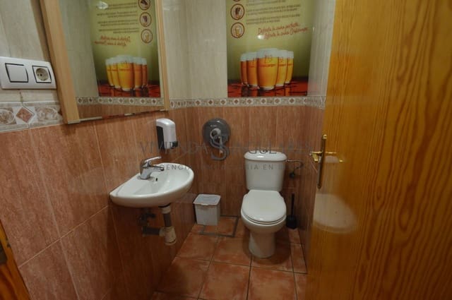 Företag att hyra i Sevilla stad - 1 200 € (Ref: 10111968)