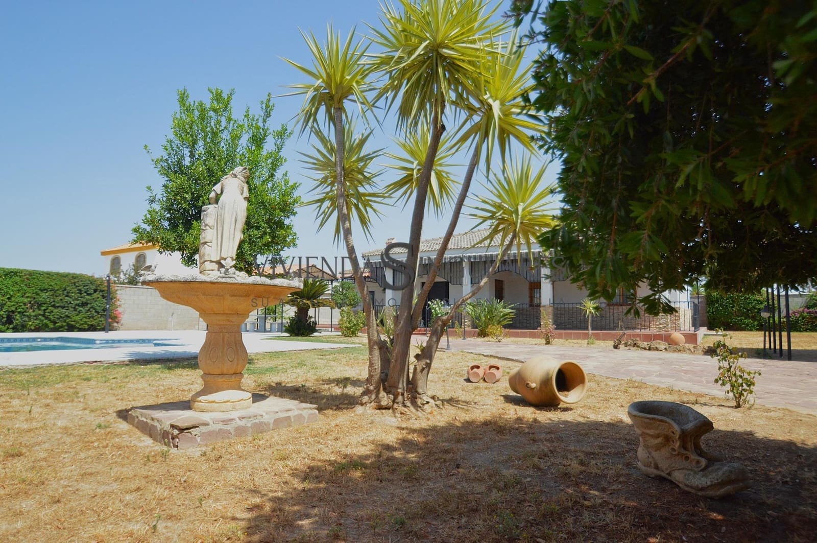 4 bedroom Villa for sale in Carmona with pool - € 348,000 (Ref: 10111971)