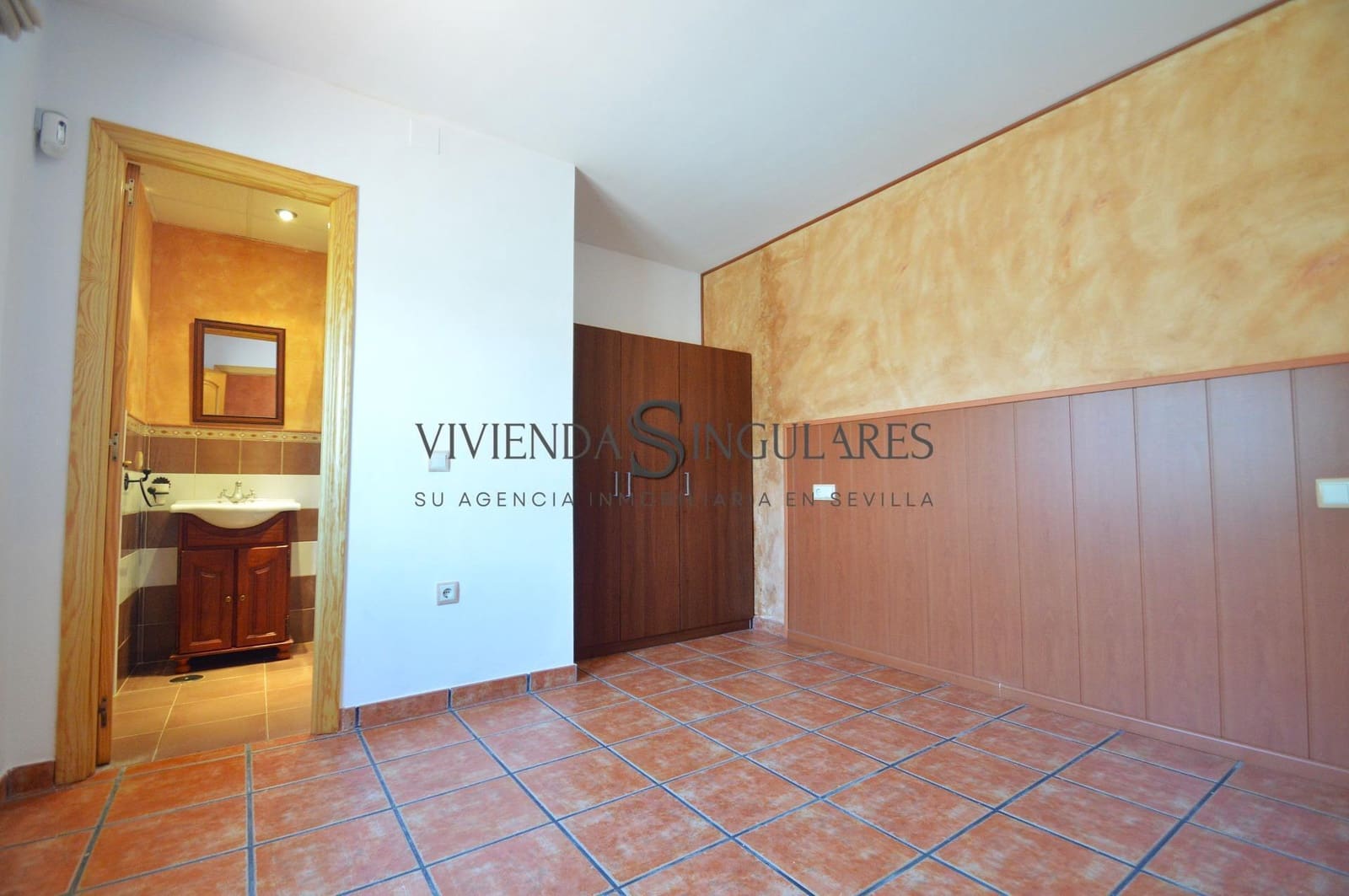 4 bedroom Villa for sale in Carmona with pool - € 348,000 (Ref: 10111971)