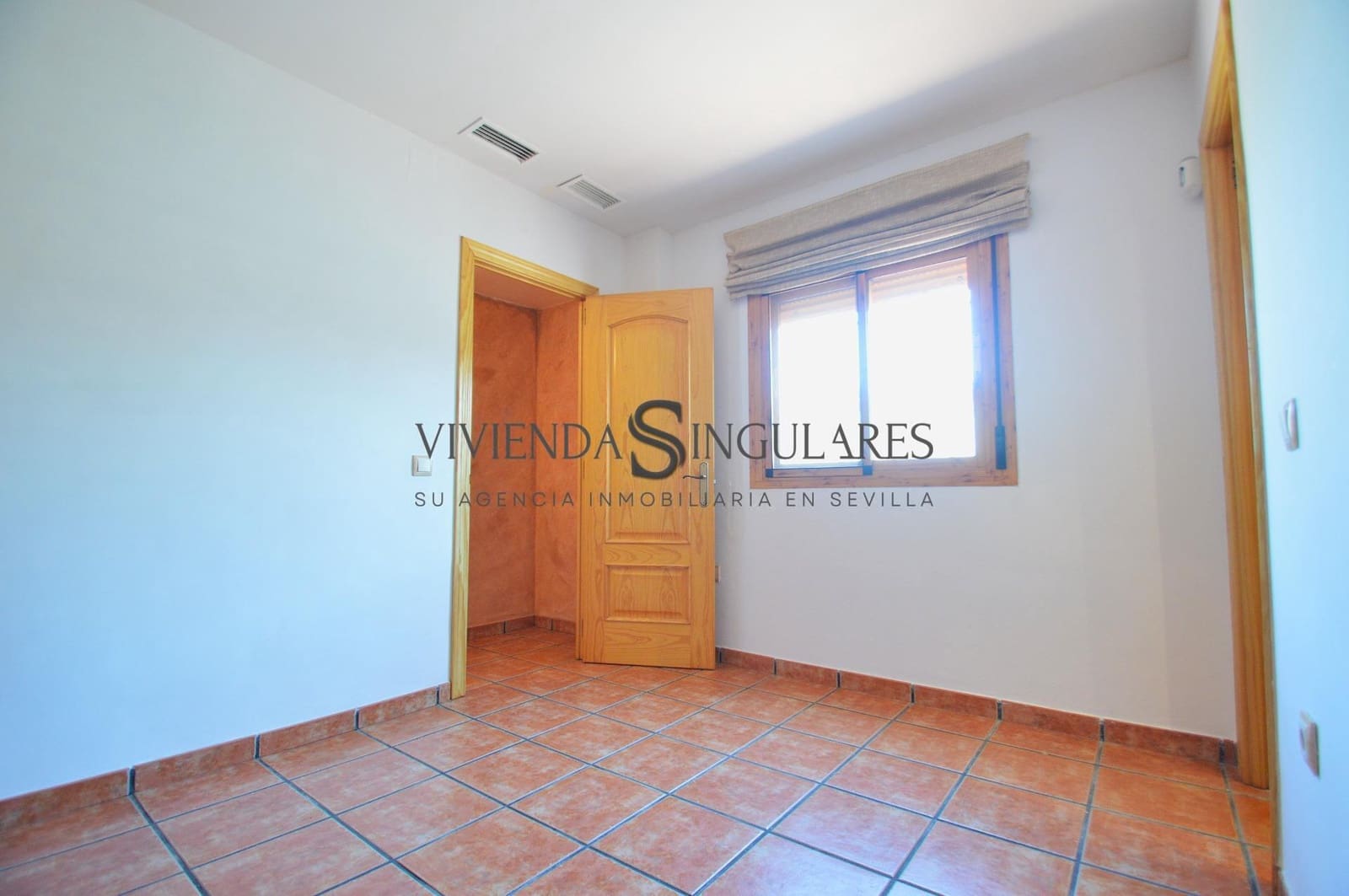 4 bedroom Villa for sale in Carmona with pool - € 348,000 (Ref: 10111971)