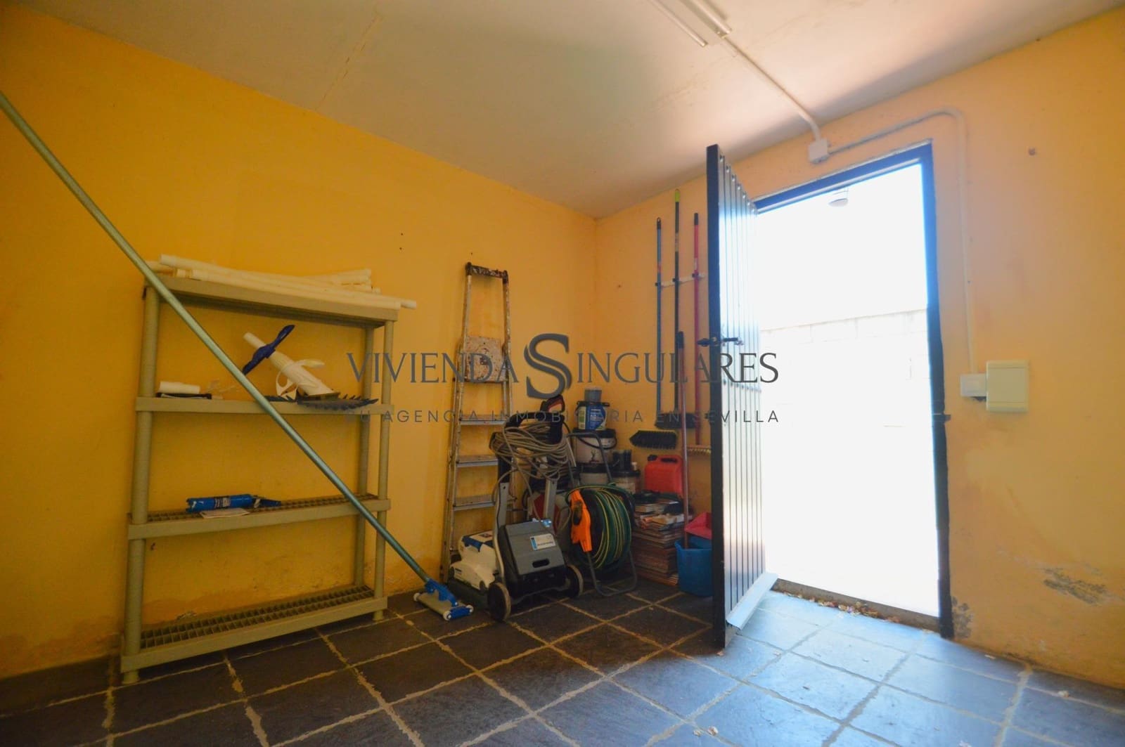 4 bedroom Villa for sale in Carmona with pool - € 348,000 (Ref: 10111971)