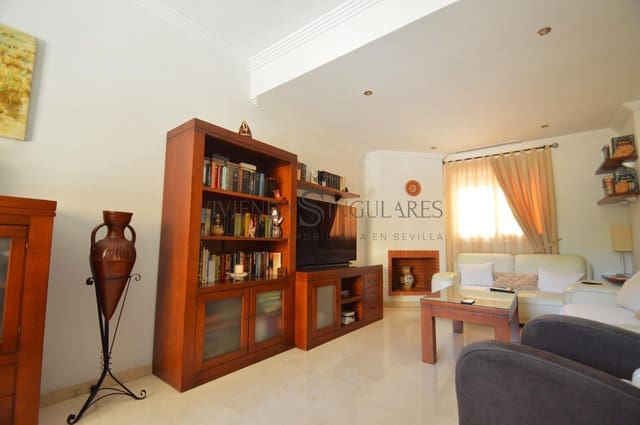 4 bedroom Terraced Villa for sale in Alcalá de Guadaira with garage - € 289,900 (Ref: 10111972)