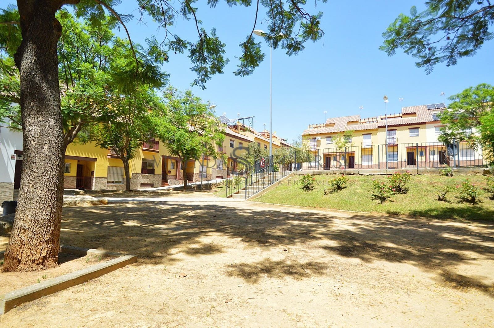 4 bedroom Terraced Villa for sale in Alcala de Guadaira with garage - € 289,900 (Ref: 10111972)