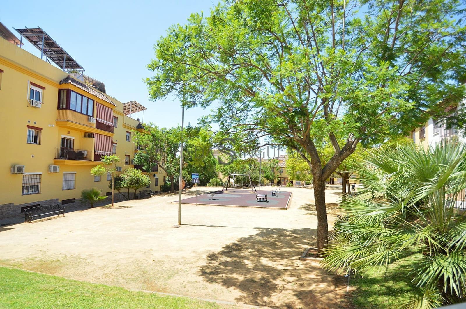 4 bedroom Terraced Villa for sale in Alcala de Guadaira with garage - € 289,900 (Ref: 10111972)