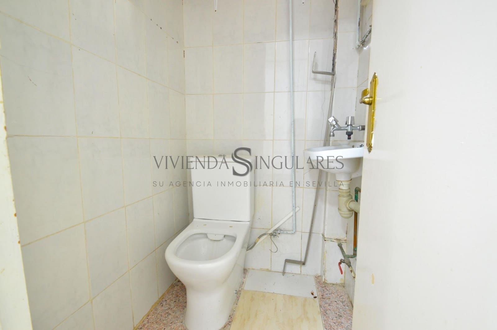 Commercial for sale in Seville city - € 37,500 (Ref: 10111979)