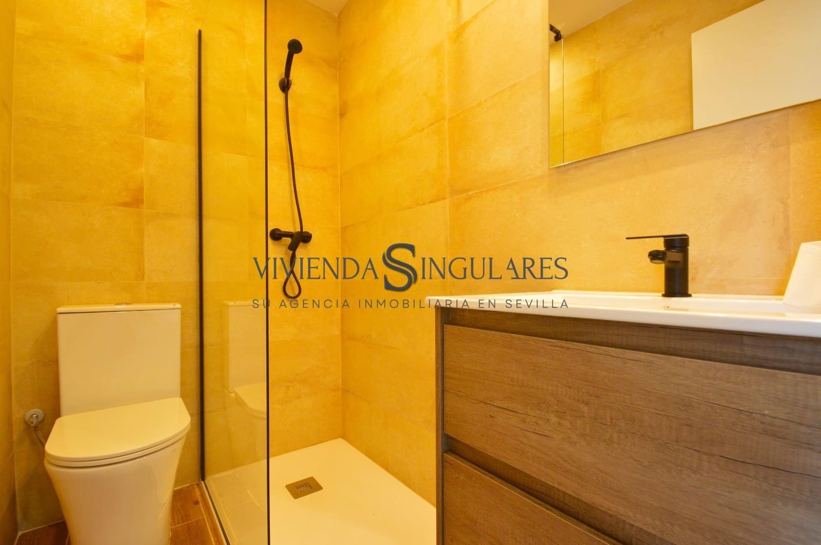 2 sovrum Lägenhet till salu i Sevilla stad - 205 000 € (Ref: 10111980)