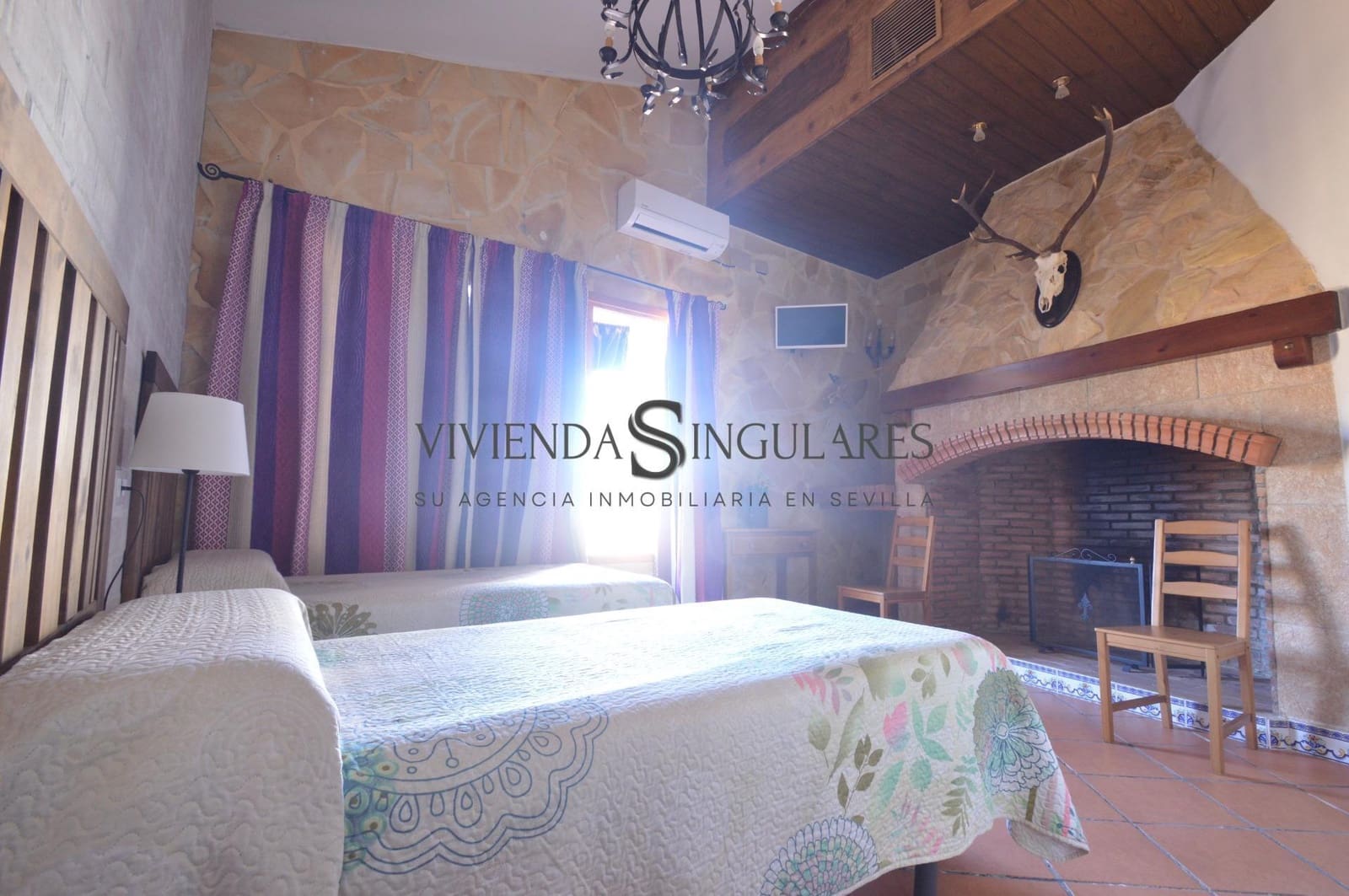 Hotel de 9 habitaciones en Arroyomolinos de León en venta - 405.000 € (Ref: 10111983)