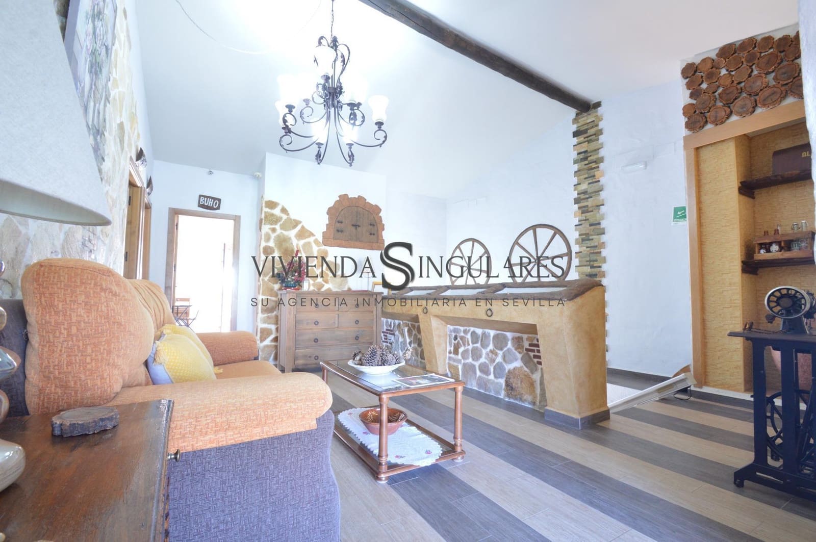 Hotel de 9 habitaciones en Arroyomolinos de León en venta - 405.000 € (Ref: 10111983)
