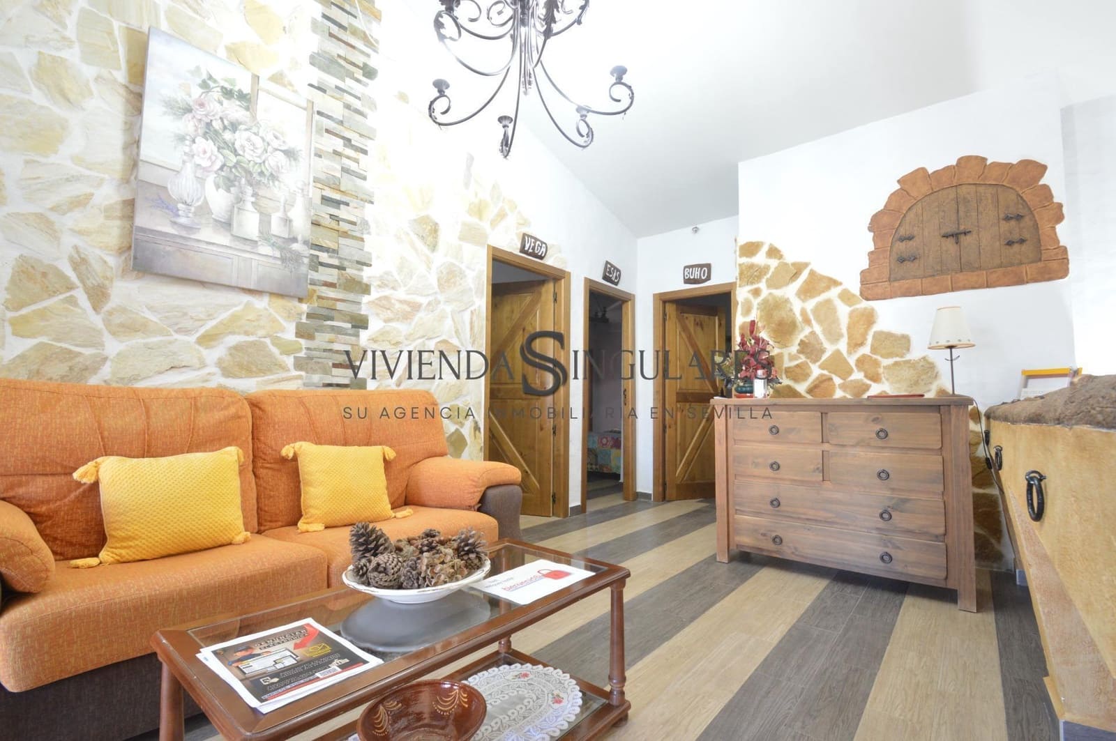 Hotel de 9 habitaciones en Arroyomolinos de León en venta - 405.000 € (Ref: 10111983)