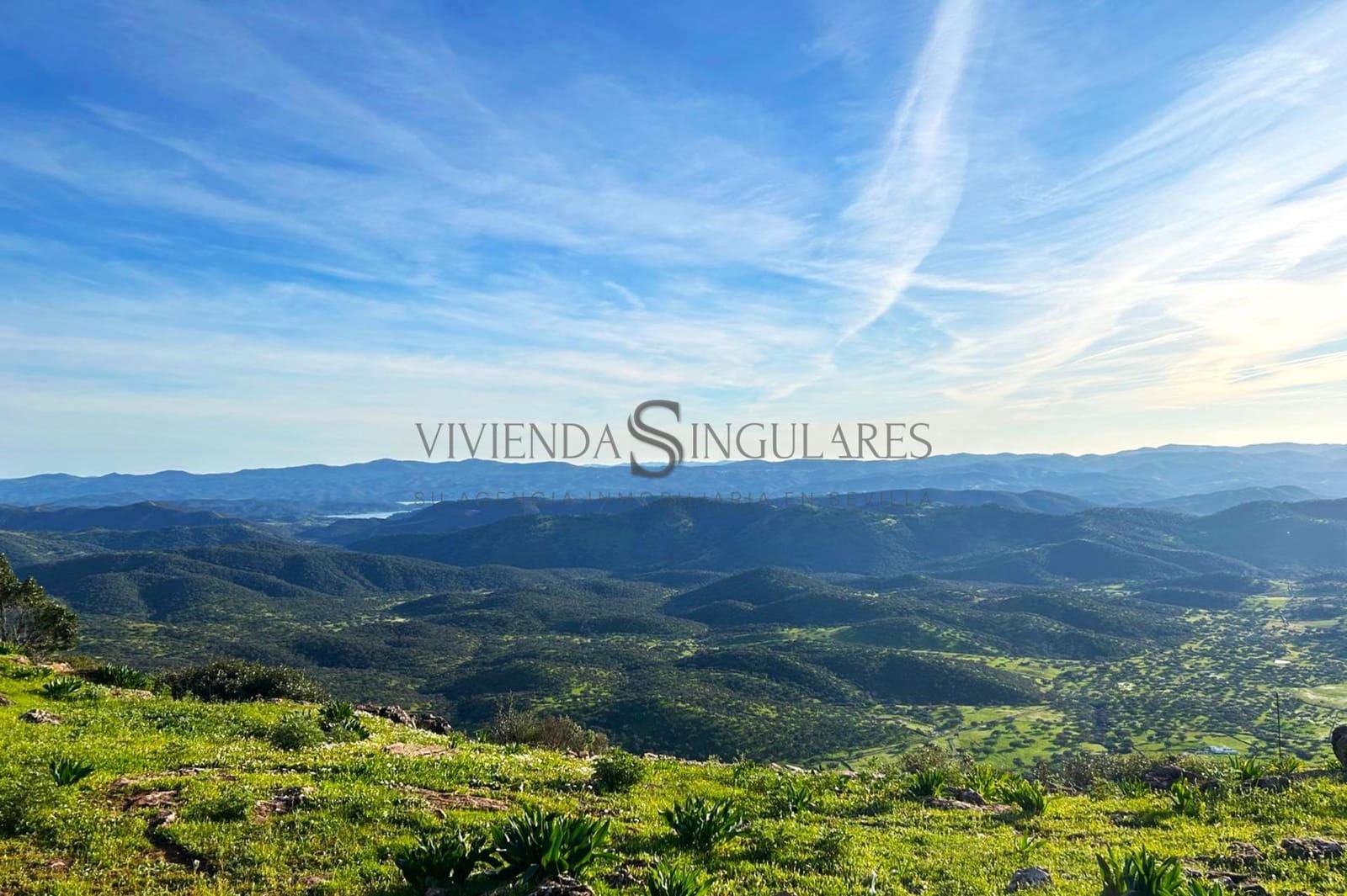 Hotel de 9 habitaciones en Arroyomolinos de León en venta - 405.000 € (Ref: 10111983)