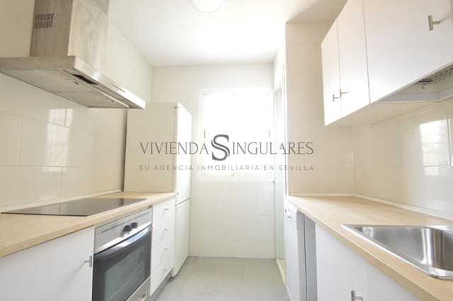 4 sovrum Lägenhet till salu i Sevilla stad med pool - 294 000 € (Ref: 10111985)