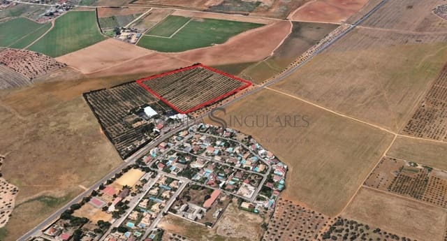 Teren niezagospodarowany na sprzedaż w Alcalá de Guadaira - 360 000 € (Ref: 10111987)