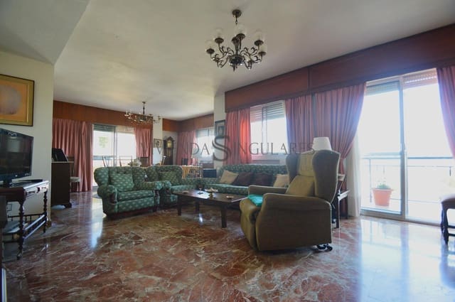 5 soveværelse Lejlighed til salg i Sevilla by med garage - € 729.000 (Ref: 10155320)