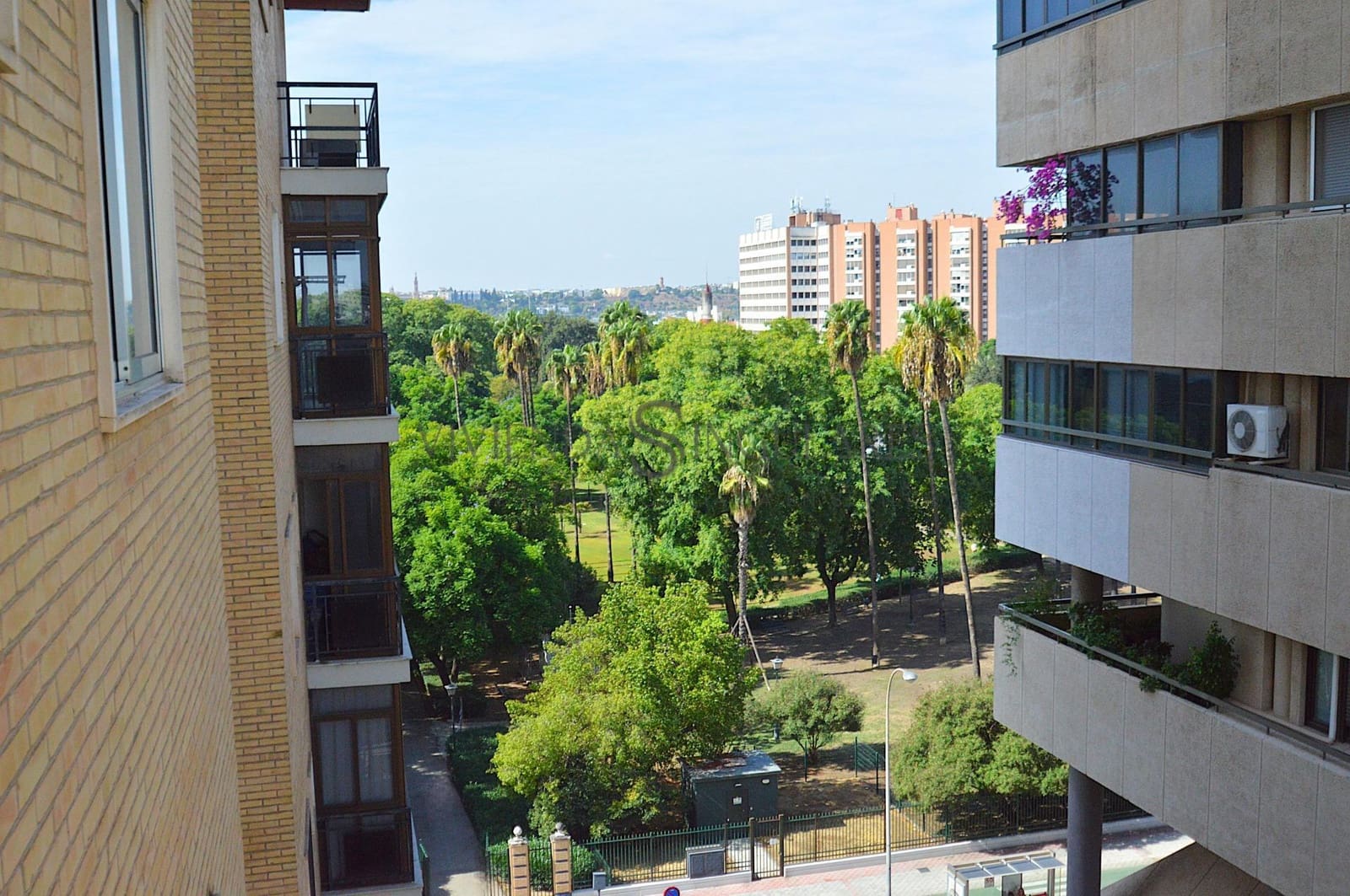 5 soveværelse Lejlighed til salg i Sevilla by med garage - € 729.000 (Ref: 10155320)