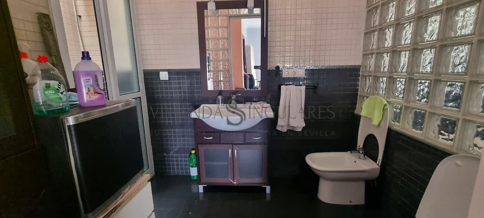 5 soveværelse Byhus til salg i Sevilla by - € 165.000 (Ref: 10159764)