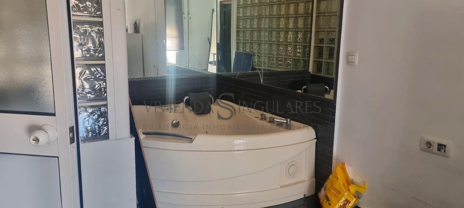 5 soveværelse Byhus til salg i Sevilla by - € 165.000 (Ref: 10159764)