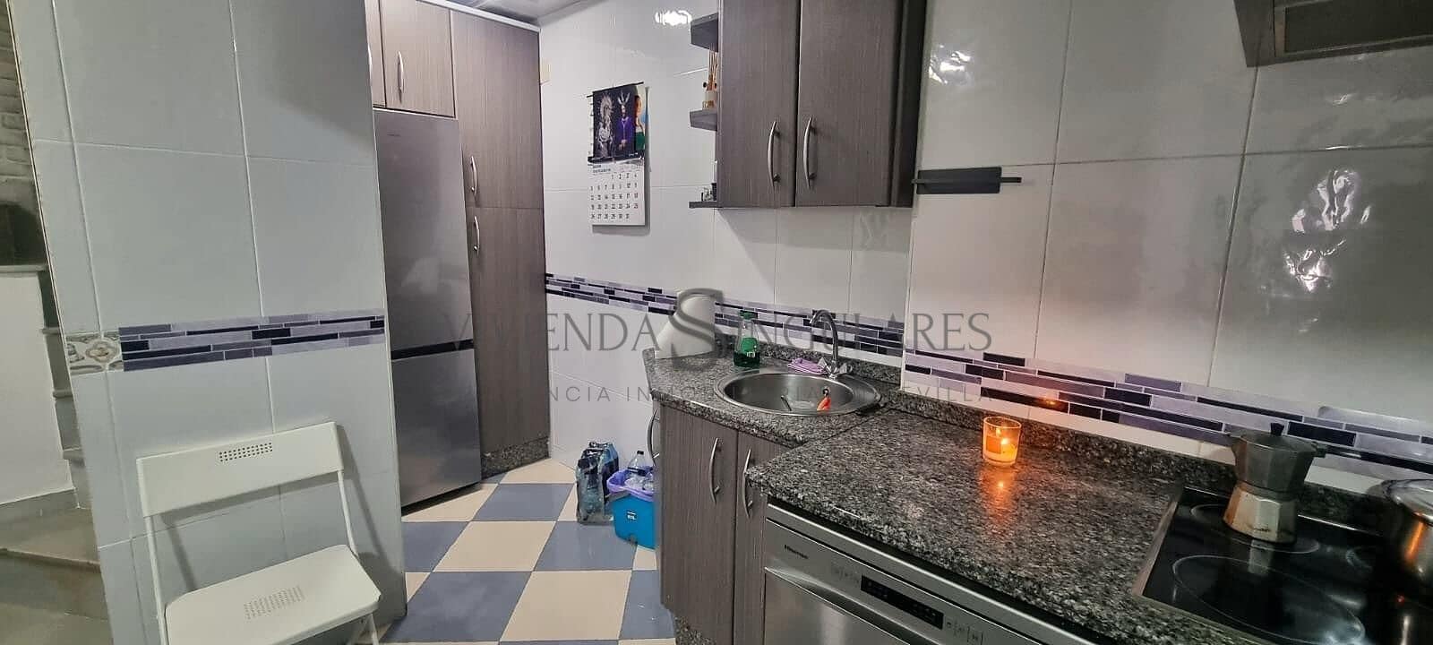 5 soveværelse Byhus til salg i Sevilla by - € 165.000 (Ref: 10159764)
