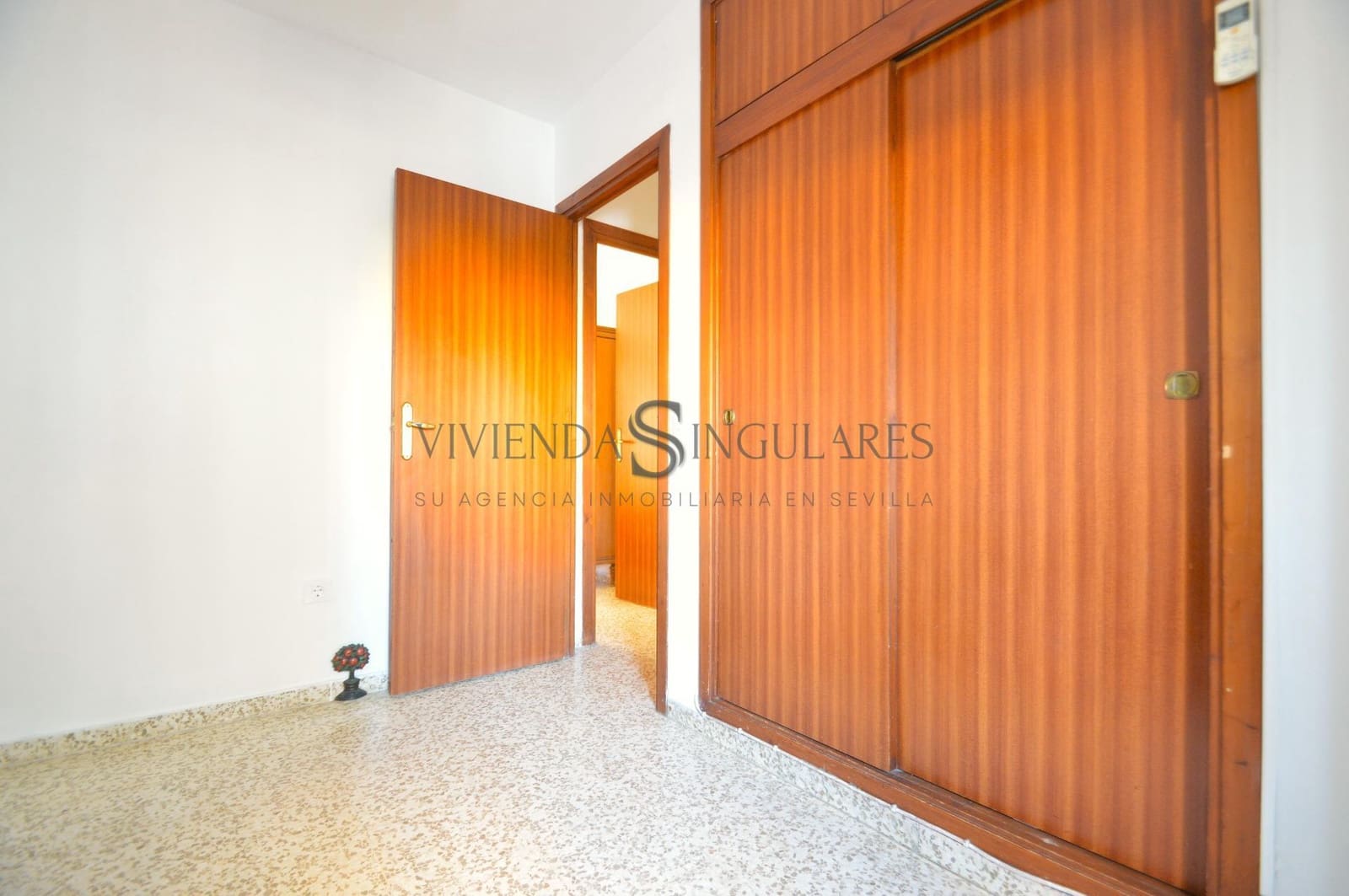 3 bedroom Flat for rent in Seville city - € 1,000 (Ref: 10166724)
