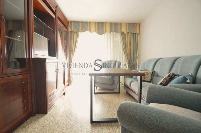 3 bedroom Flat for rent in Seville city - € 1,000 (Ref: 10166724)