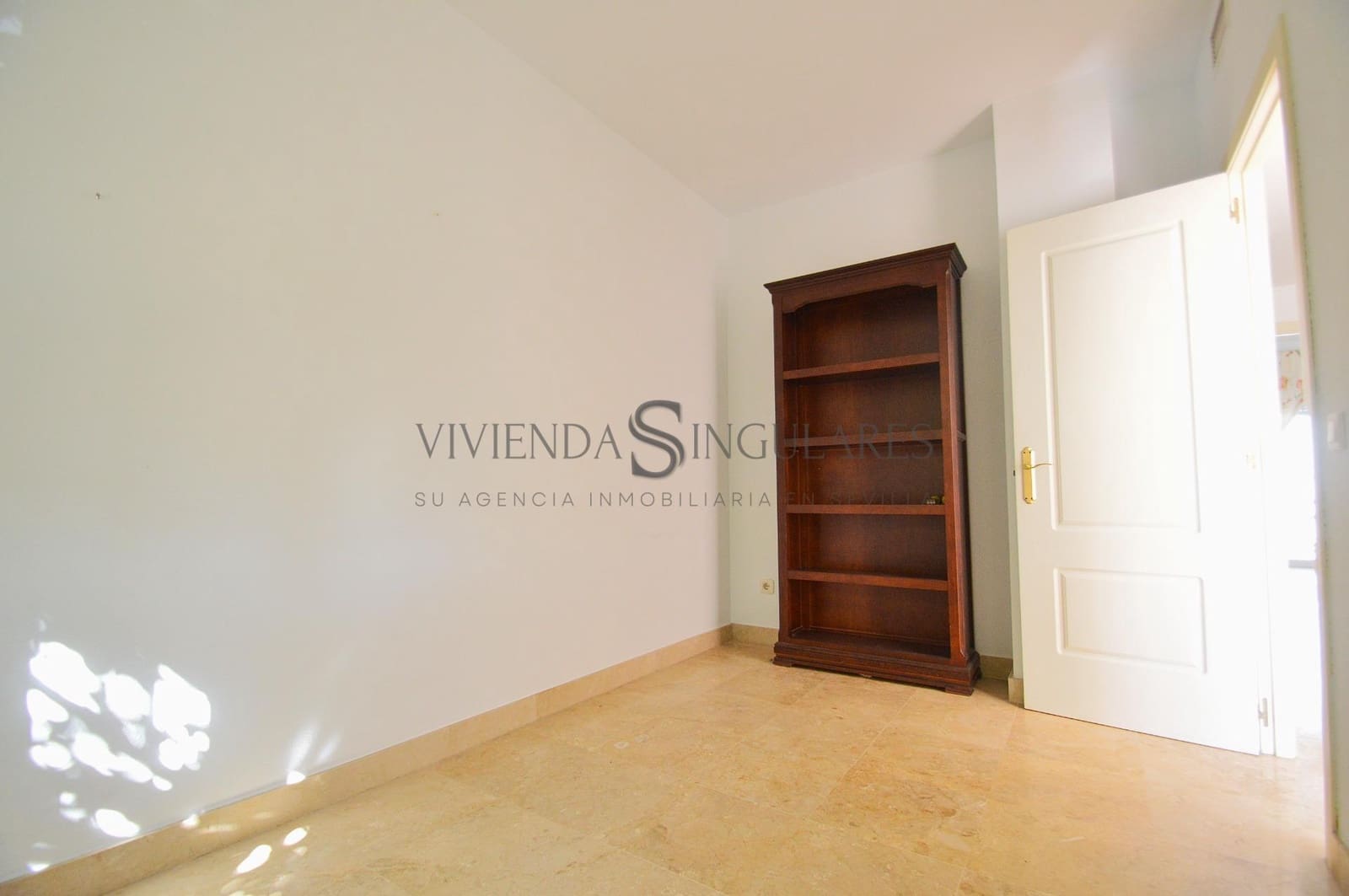 4 soveværelse Semi-Rækkehus til salg i Palomares del Rio med swimmingpool - € 350.000 (Ref: 10168489)