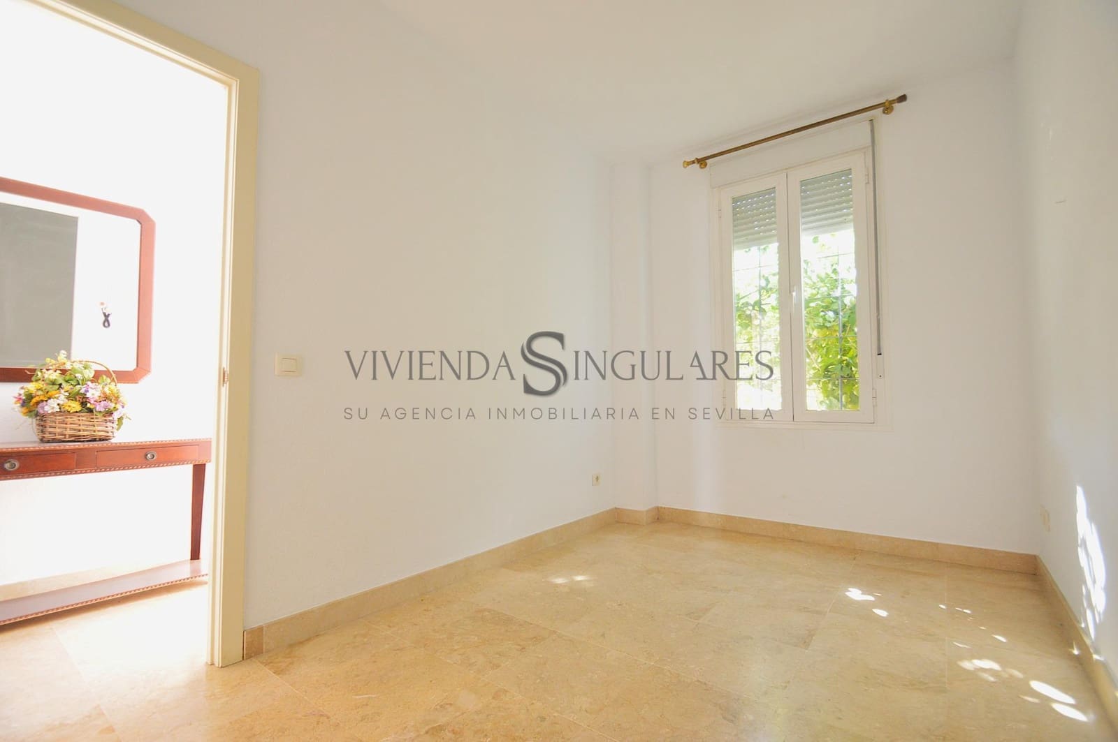 4 soveværelse Semi-Rækkehus til salg i Palomares del Rio med swimmingpool - € 350.000 (Ref: 10168489)