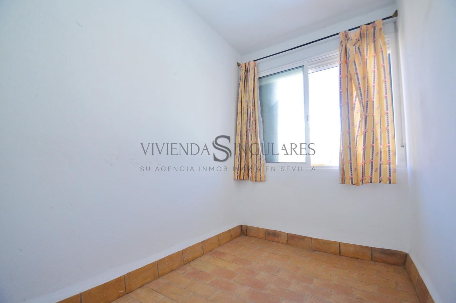4 soveværelse Semi-Rækkehus til salg i Palomares del Rio med swimmingpool - € 350.000 (Ref: 10168489)