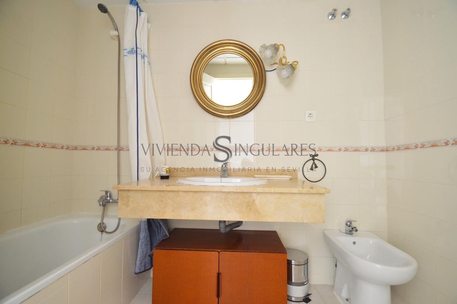 4 soveværelse Semi-Rækkehus til salg i Palomares del Rio med swimmingpool - € 350.000 (Ref: 10168489)