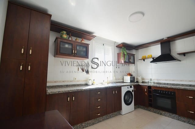 4 soveværelse Semi-Rækkehus til salg i Palomares del Río med swimmingpool - € 350.000 (Ref: 10168489)
