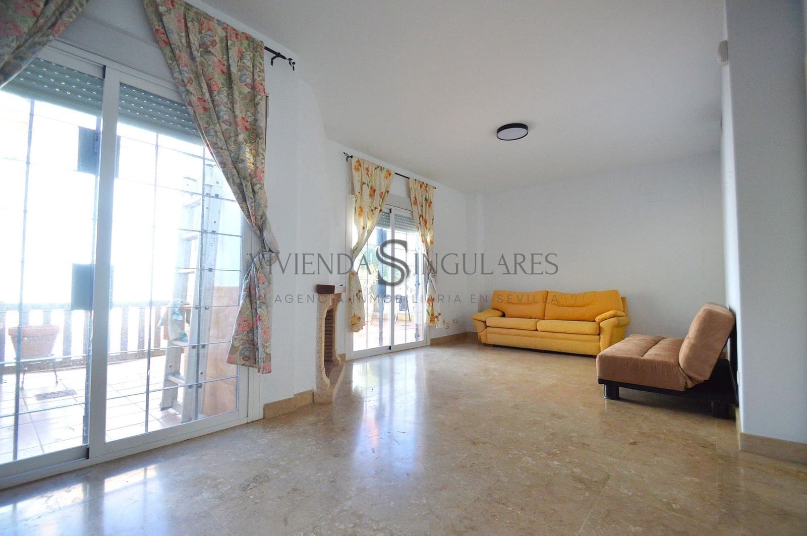 4 soveværelse Semi-Rækkehus til salg i Palomares del Rio med swimmingpool - € 350.000 (Ref: 10168489)