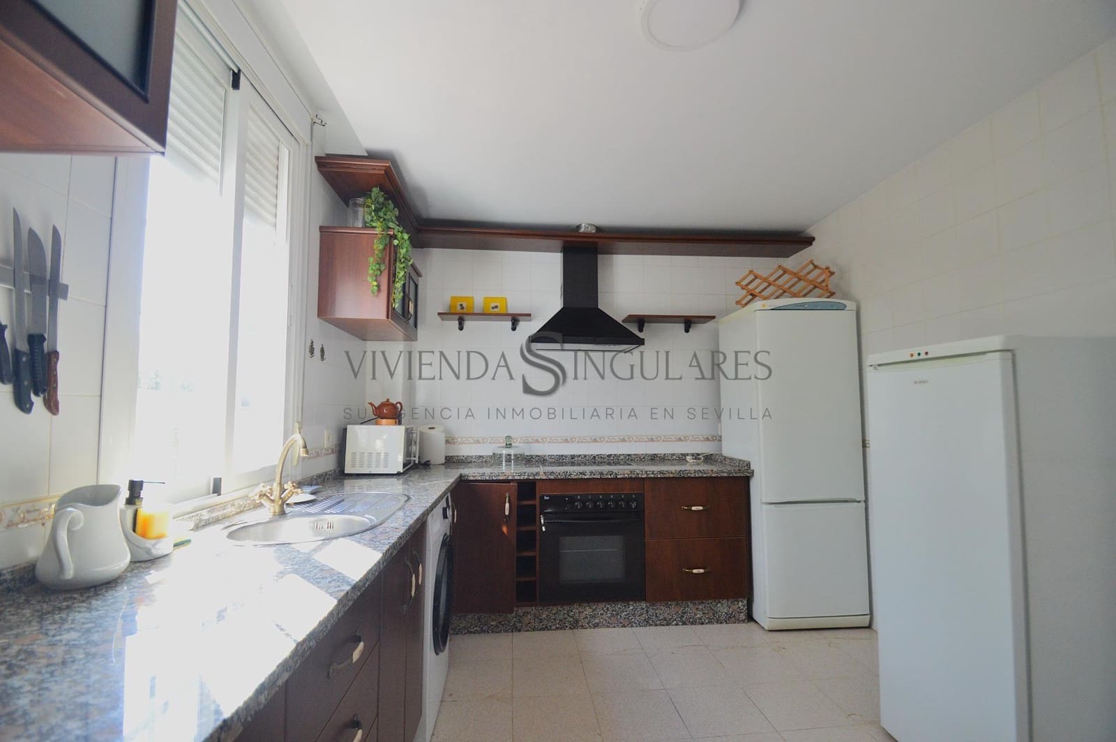 4 soveværelse Semi-Rækkehus til salg i Palomares del Rio med swimmingpool - € 350.000 (Ref: 10168489)