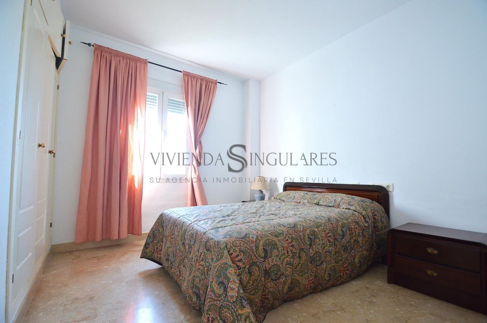 4 soveværelse Semi-Rækkehus til salg i Palomares del Rio med swimmingpool - € 350.000 (Ref: 10168489)