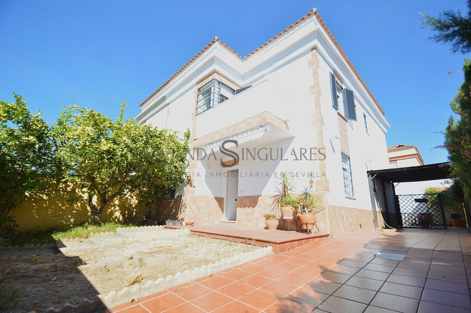 4 soveværelse Semi-Rækkehus til salg i Palomares del Rio med swimmingpool - € 350.000 (Ref: 10168489)
