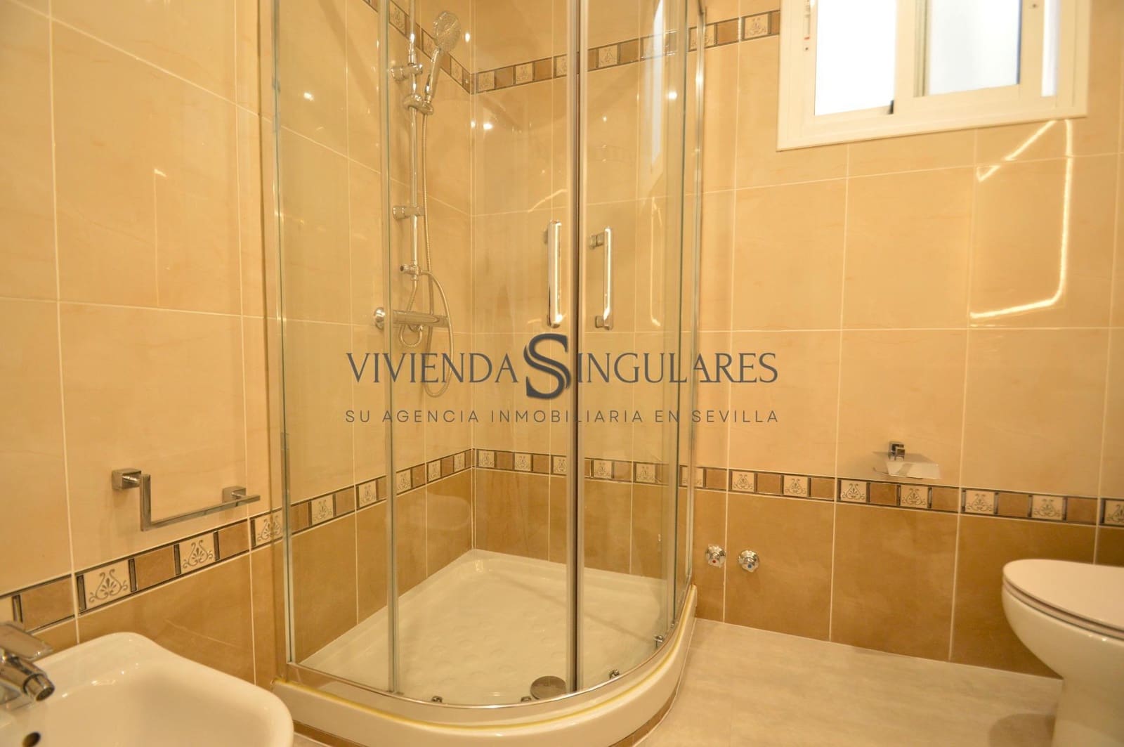 3 Zimmer Reihenhaus zu verkaufen in Sevilla Stadt mit Garage - 245.000 € (Ref: 10174003)