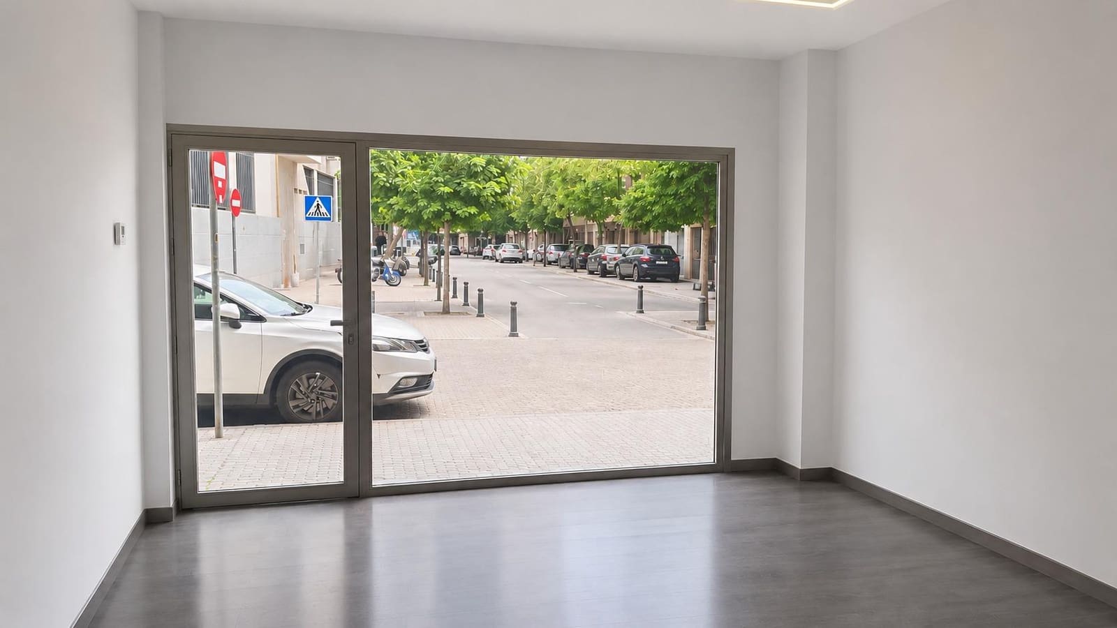 3 slaapkamer Commercieel te koop in Sevilla stad - € 268.000 (Ref: 10177212)