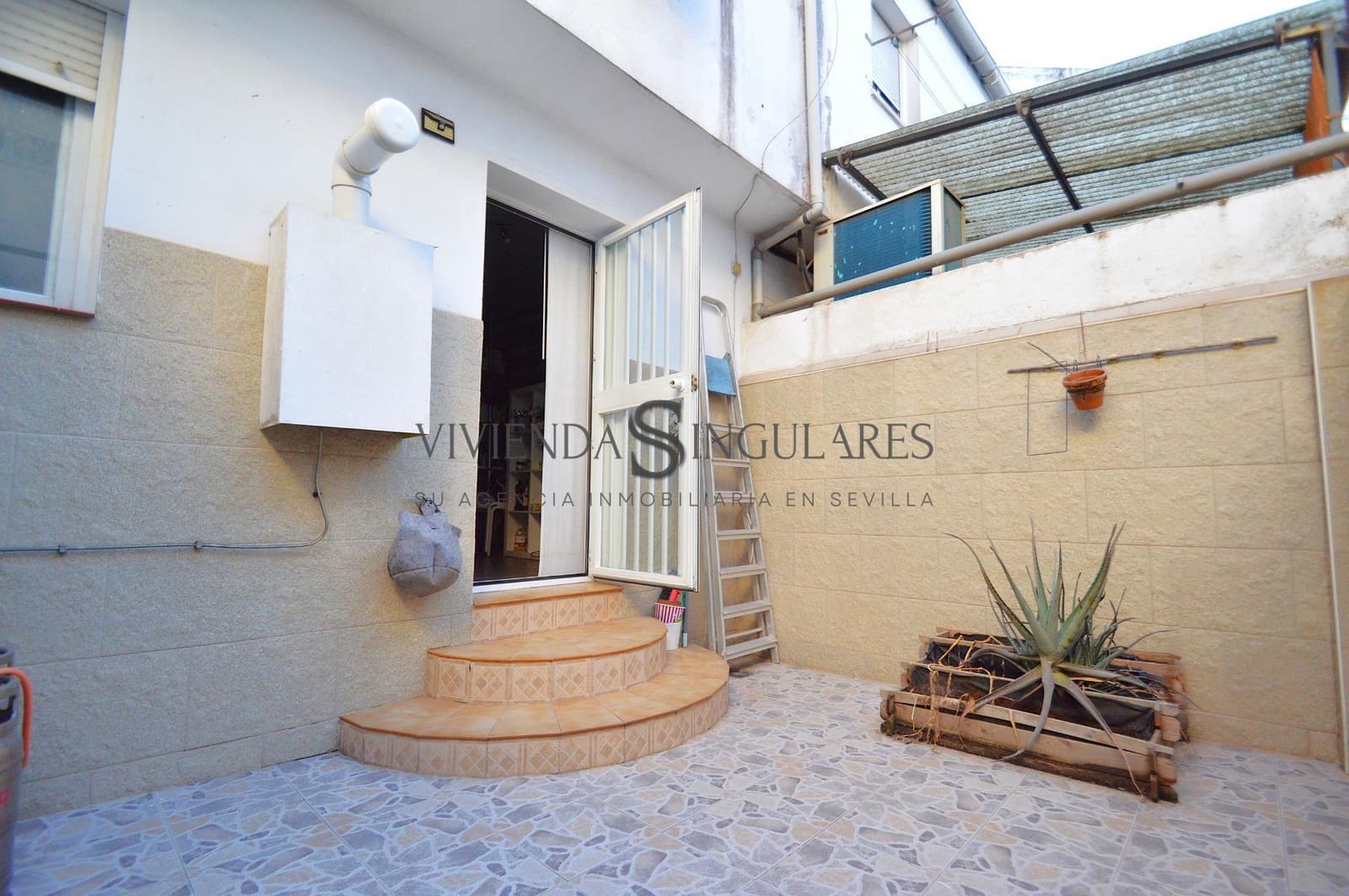 Adosado de 3 habitaciones en Sevilla ciudad en venta con piscina garaje - 399.500 € (Ref: 10185003)