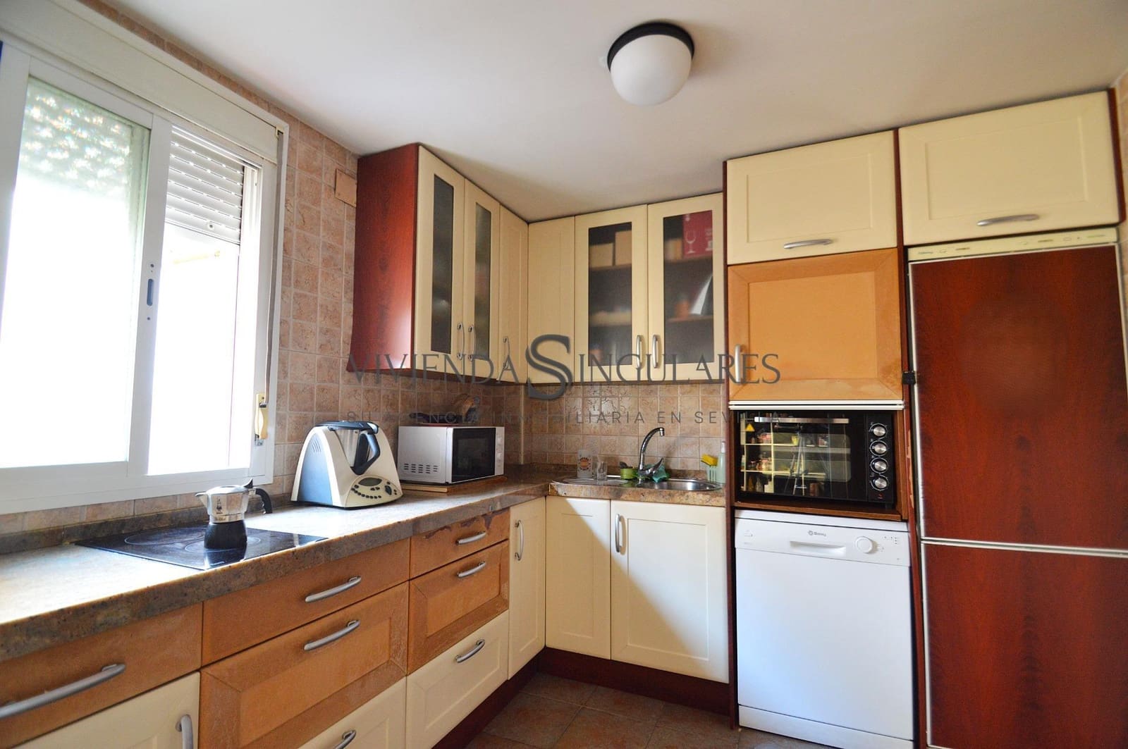 Adosado de 3 habitaciones en Sevilla ciudad en venta con piscina garaje - 399.500 € (Ref: 10185003)