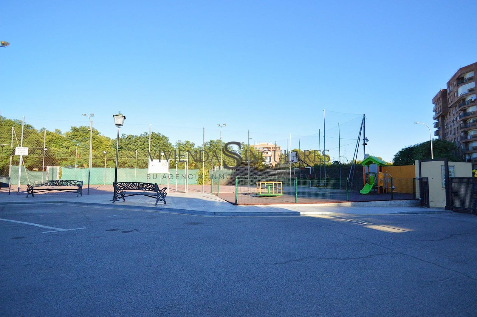 Adosado de 3 habitaciones en Sevilla ciudad en venta con piscina garaje - 399.500 € (Ref: 10185003)