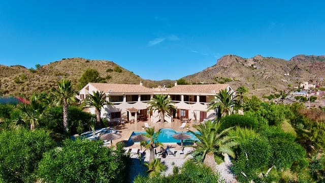 Finca/Casa Rural de 10 habitaciones en El Pozo del Esparto, Cuevas del Almanzora en venta con piscina garaje - 1.290.000 € (Ref: 10038465)