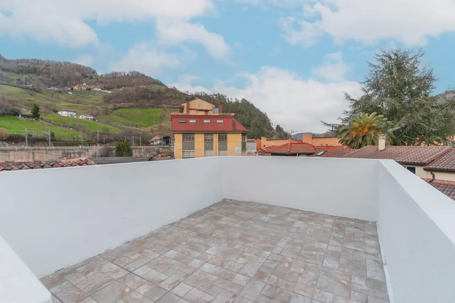 5 soverom Hus til salgs i Mieres - € 149 000 (Ref: 10038970)